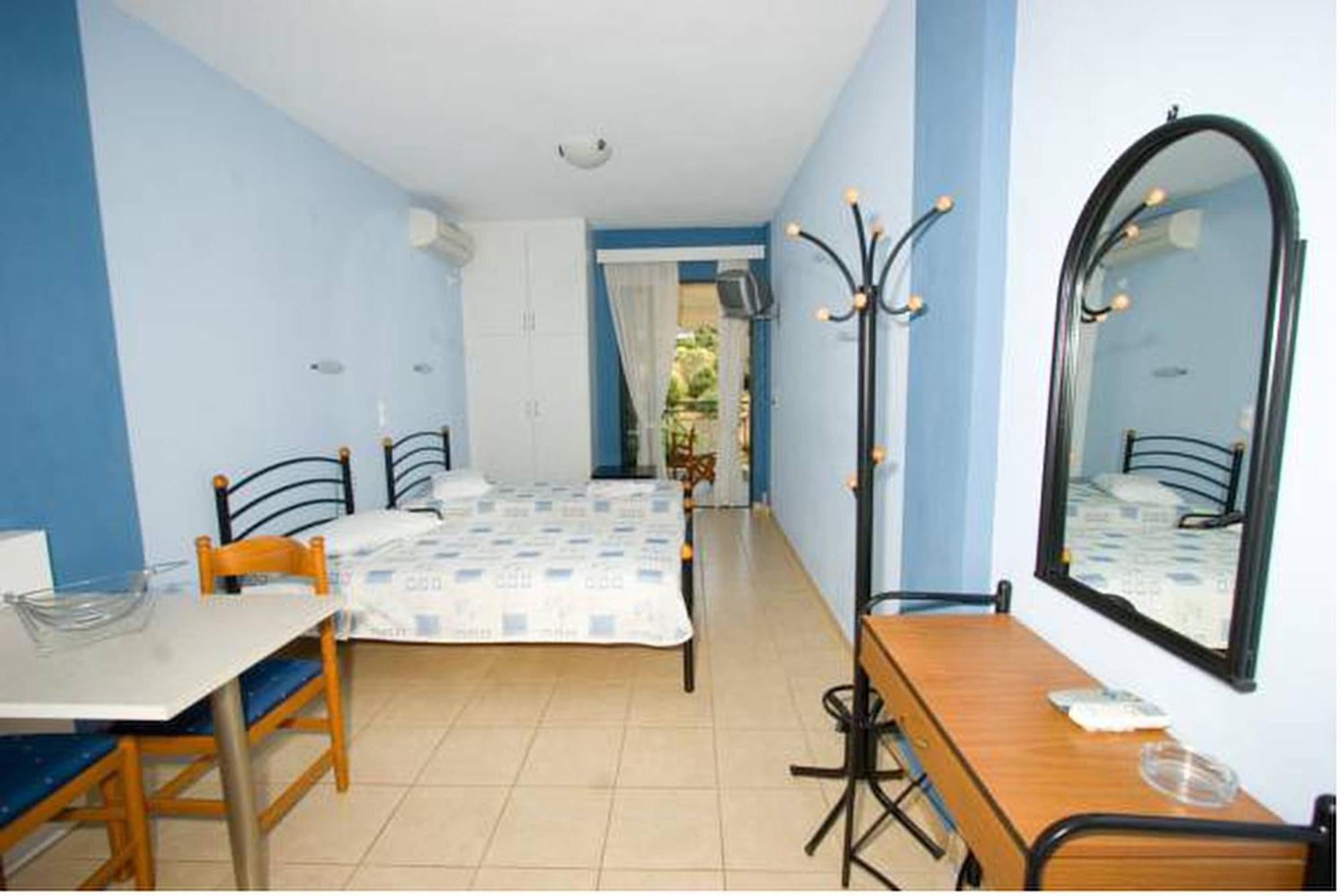 Sagini Boutique Hotel Loutra Edipsou  Quarto foto
